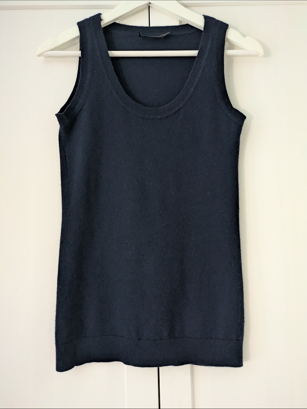 Donna Karan Cashmere Knit Vest Knit Top Navy Small|Capsule Wardrobe|Minimalist